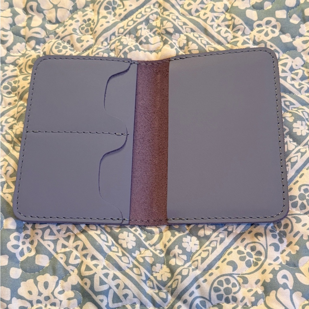 Portland Leather Goods Modern Passport Holder - Picture 3 of 3